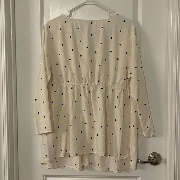 Old Navy maternity blouse, size XL - Picture 2 of 2